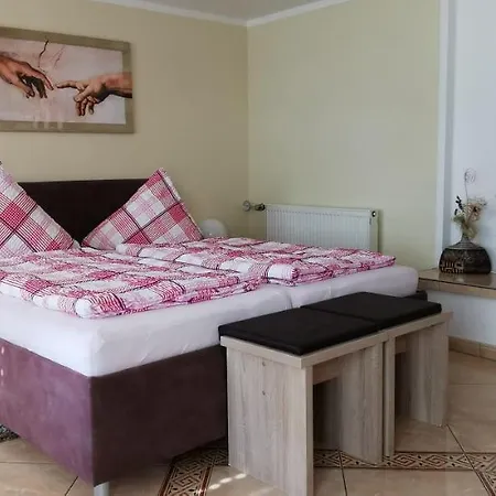 Trachenberge Apartment *